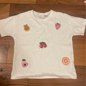 Bundle of 2 Zara white tees - embroidered fruit & appliqué roses size 4-5
